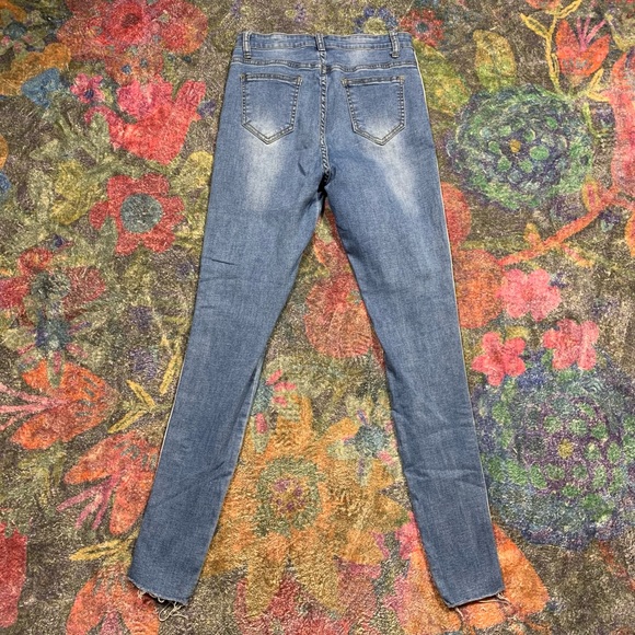 Falmer Heritage Distressed Jeans - Picture 4 of 12